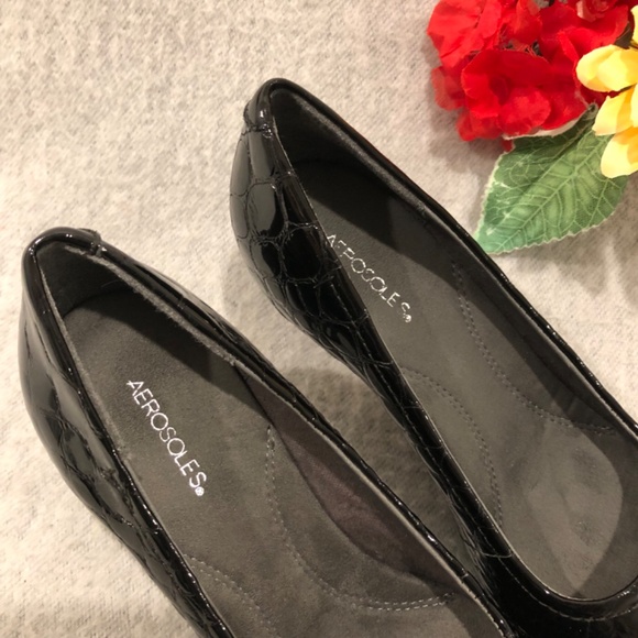 NWT - Aerosoles Black Patent Reptile Textured Heeled Pumps - Picture 9 of 14